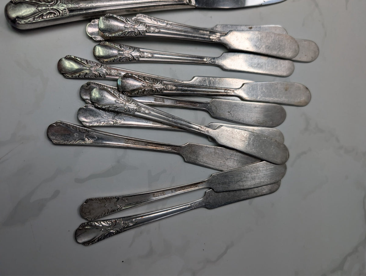 Vintage Wm Rogers Avalon Cabin Silverplate Flatware 90 Pc Service for 12
