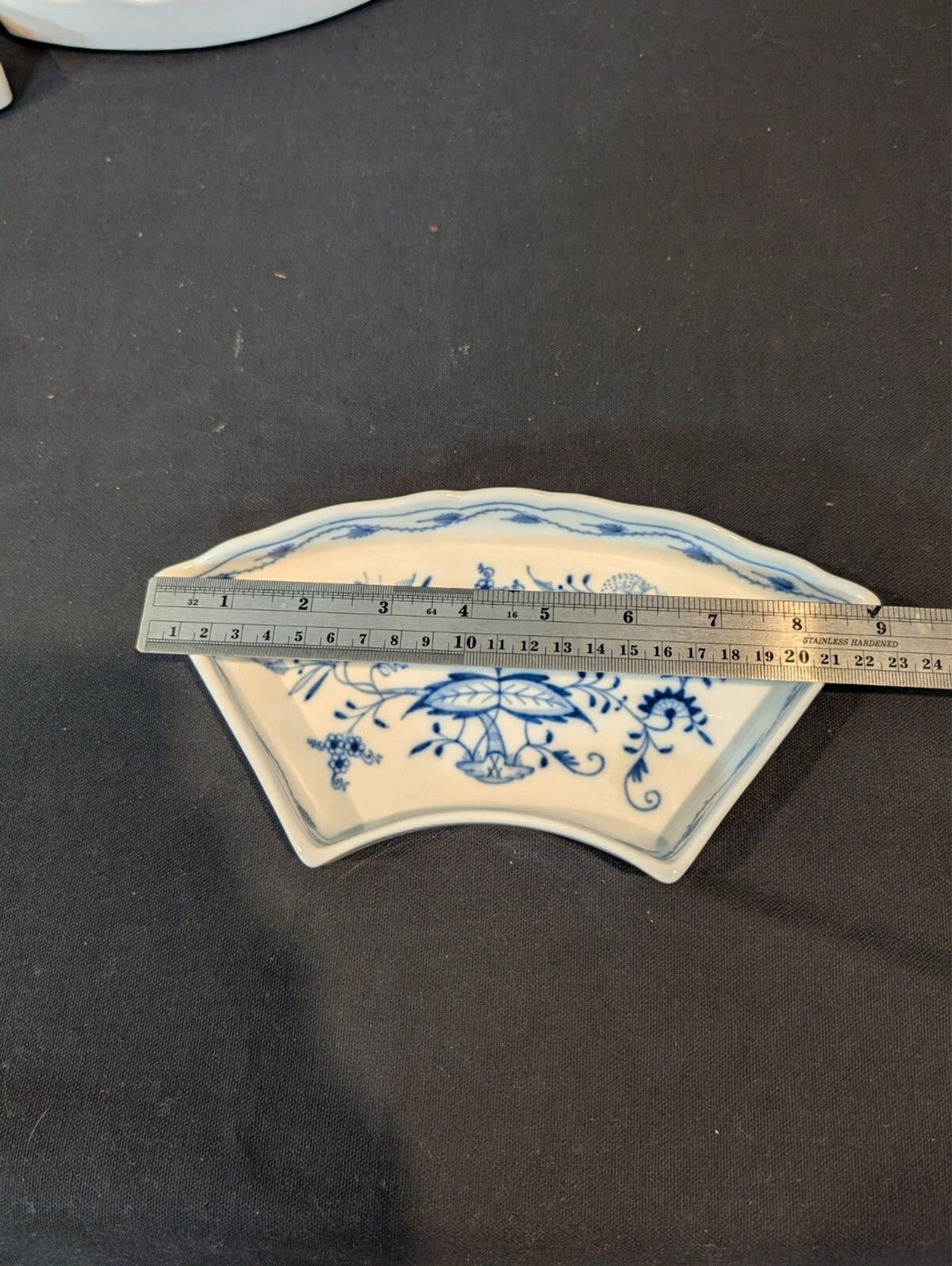 Meissen Blue Onion 5-Piece Crescent Serving Set – Crossed Swords Mark