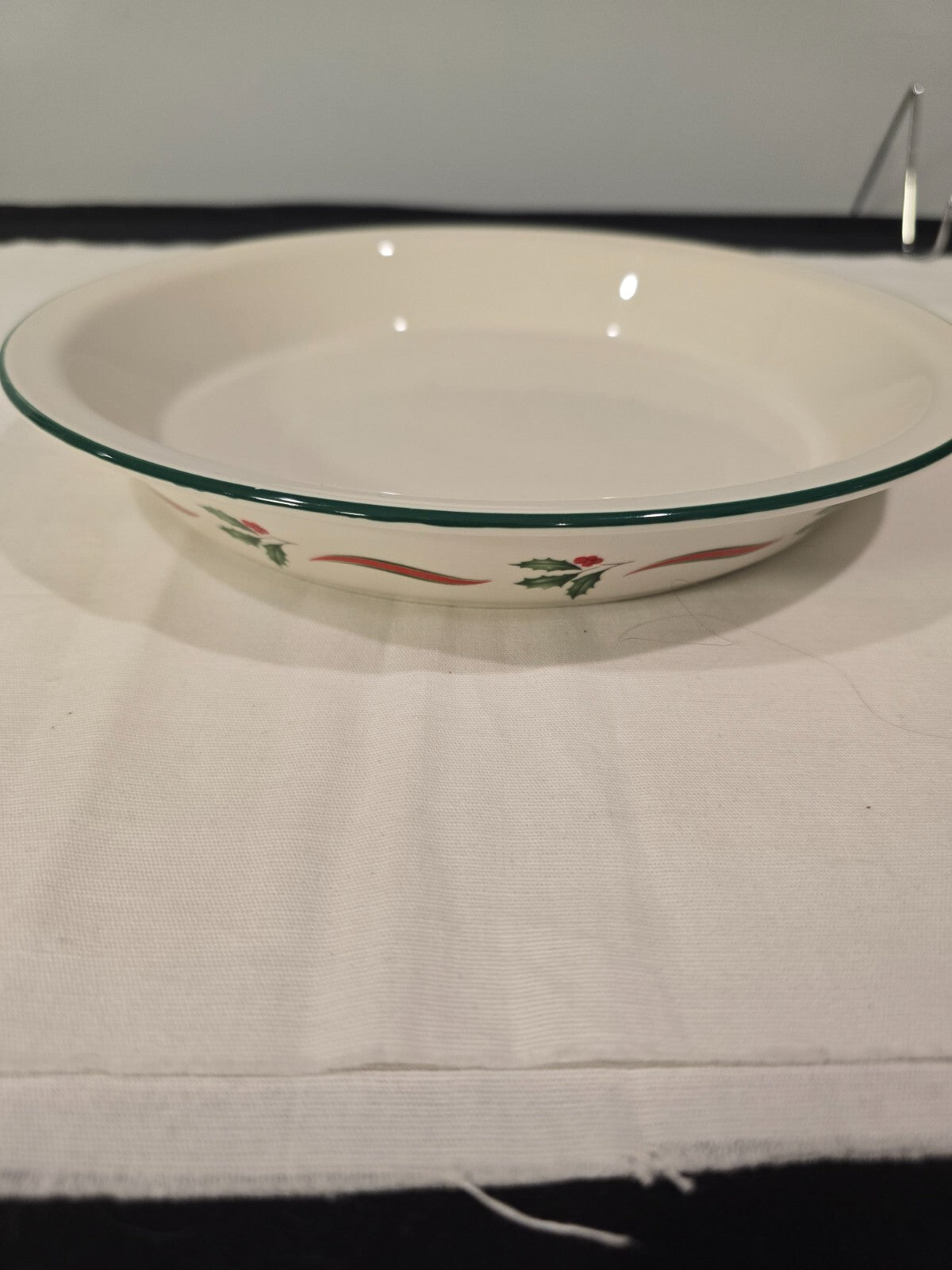 Lenox Chinastone Country Holly 11" Deep Dish Pie Baker Tart Plate USA