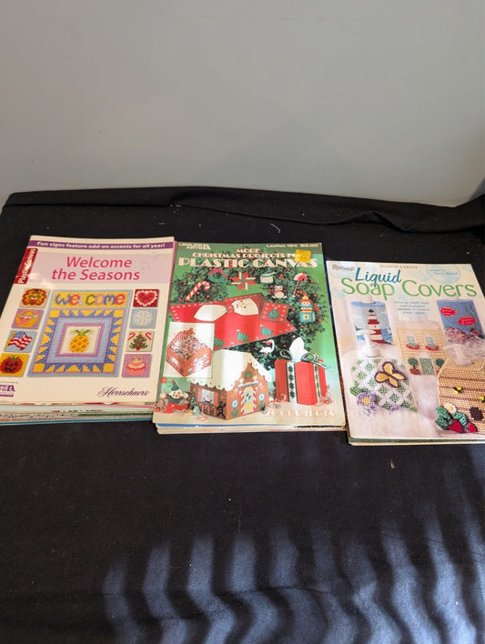 17 Vintage Plastic Canvas Pattern Books Leaflets Leisure Arts Needlecraft Shop